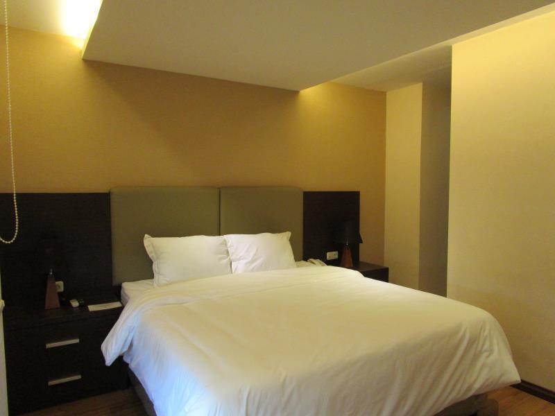 Royal Condotel 4* Medan