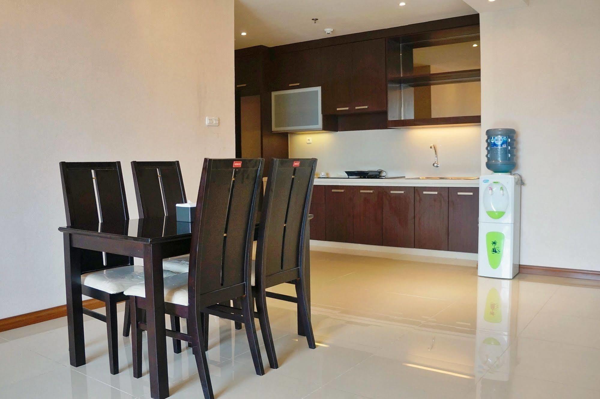 Royal Condotel 4* Medan