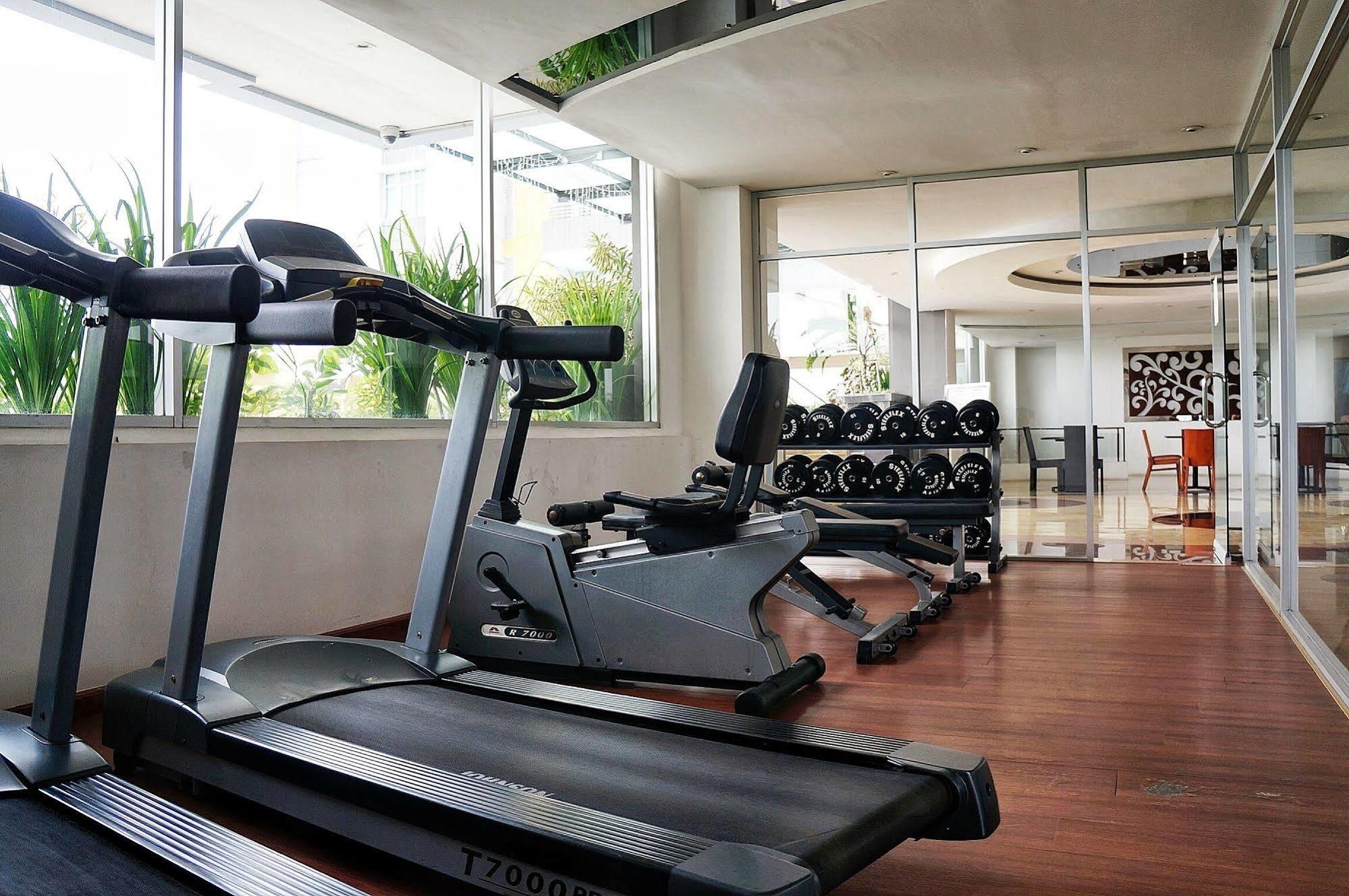 Royal Condotel 4* Medan