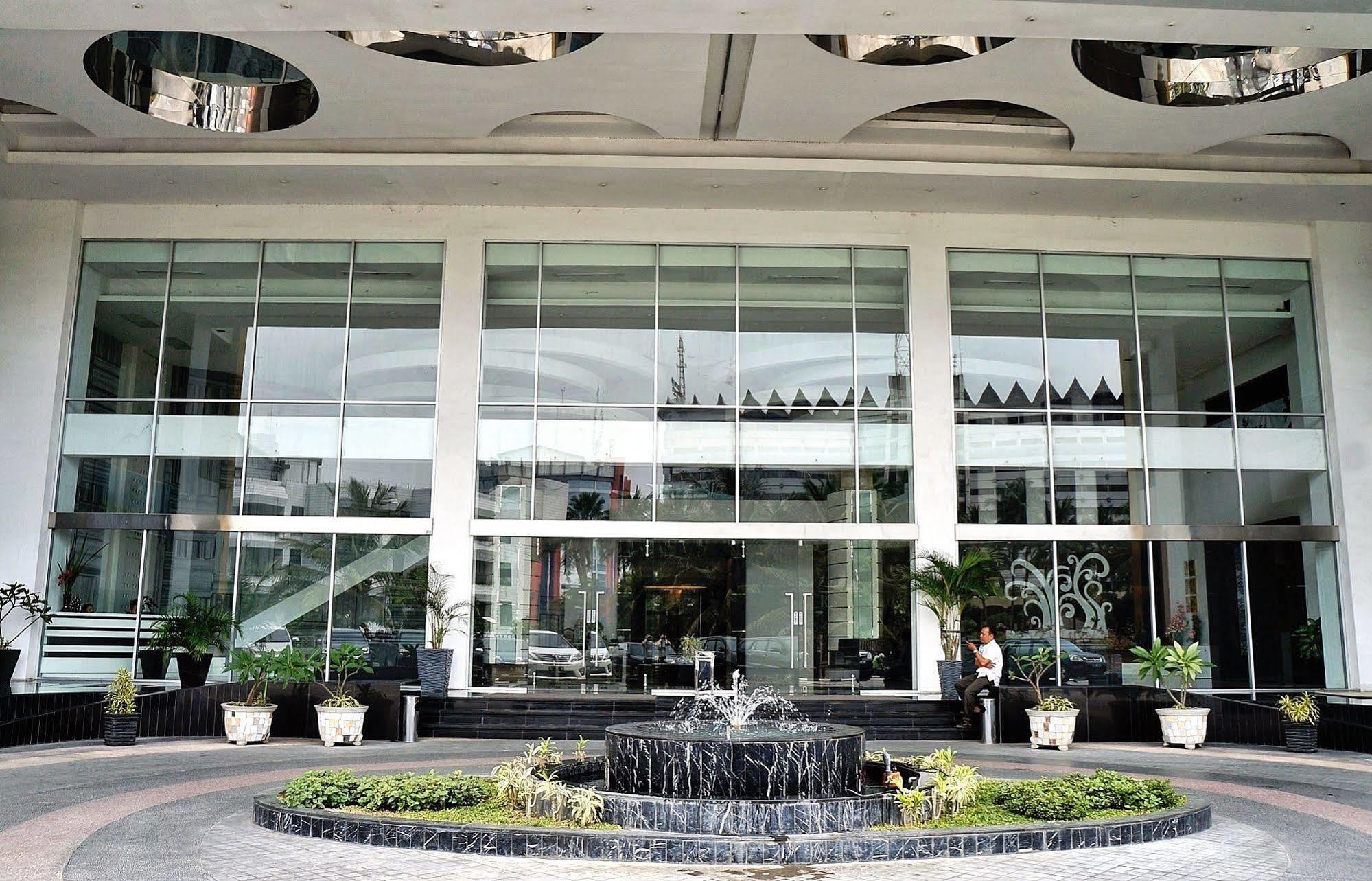 Royal Condotel Aparthotel Medan
